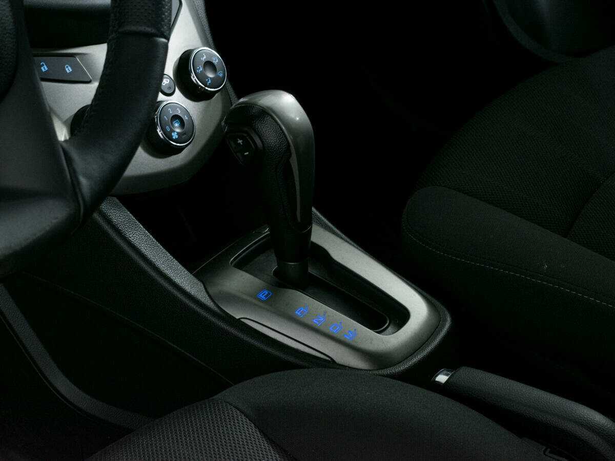 Chevrolet Aveo с пробегом — 2012 год. Фото: #13