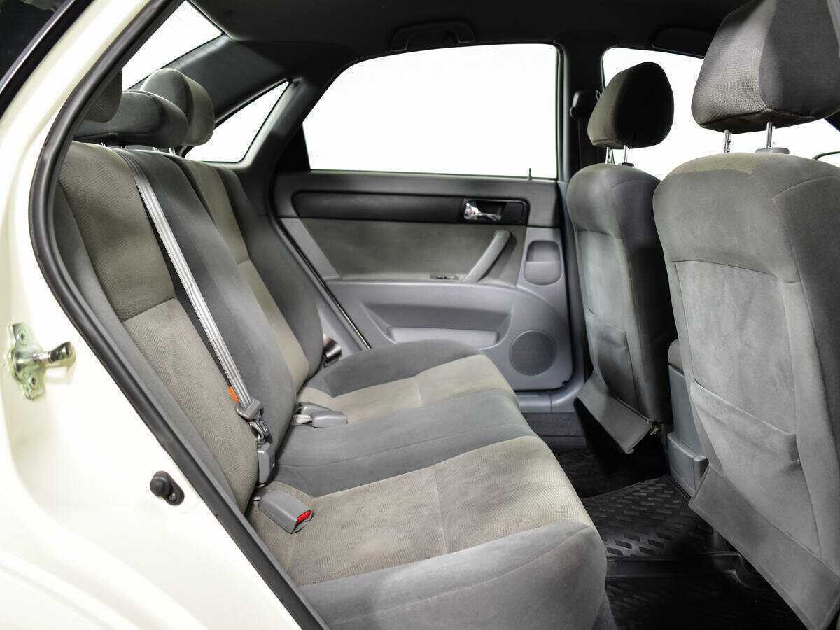 Daewoo Gentra с пробегом — 2014 год. Фото: #9