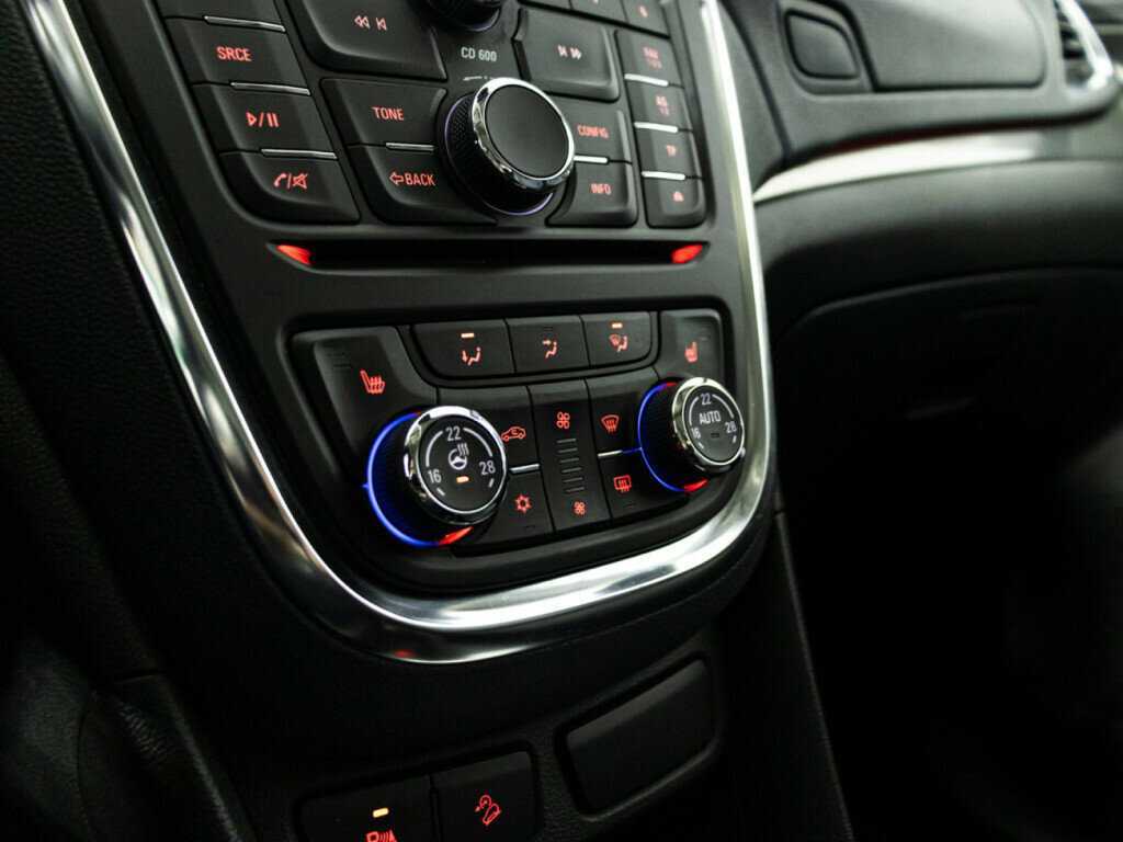 Opel Mokka с пробегом — 2015 год. Фото: #15