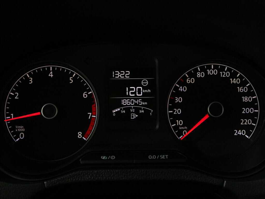 Volkswagen Polo с пробегом — 2016 год. Фото: #11