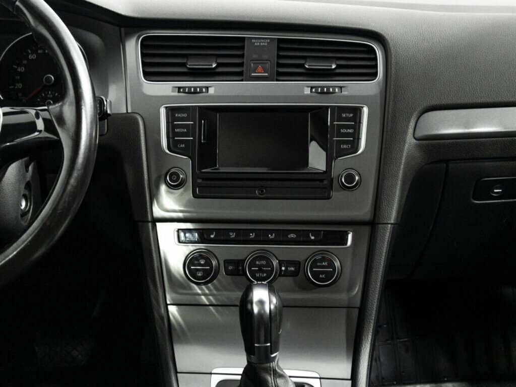 Volkswagen Golf с пробегом — 2013 год. Фото: #13