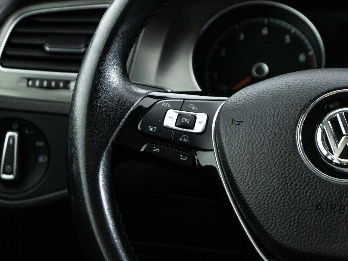 Volkswagen Golf с пробегом — 2012 год. Фото: #18