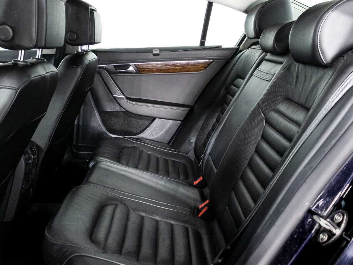 Volkswagen Passat с пробегом — 2012 год. Фото: #9