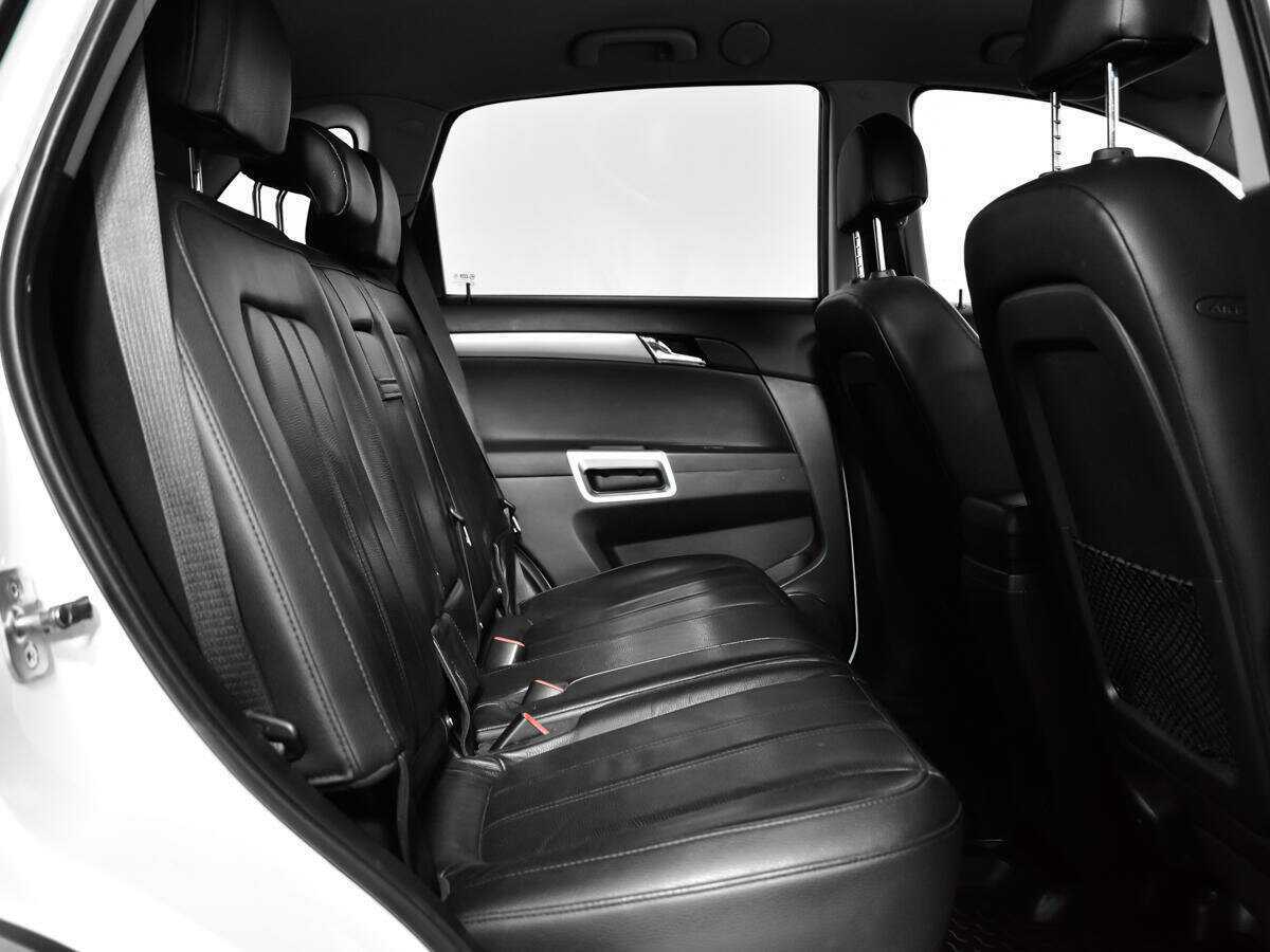 Opel Antara с пробегом — 2012 год. Фото: #9