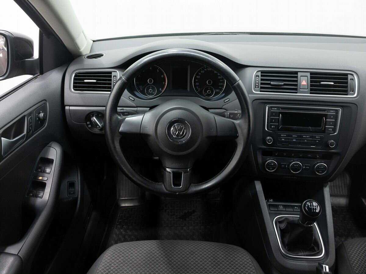 Volkswagen Jetta с пробегом — 2014 год. Фото: #12