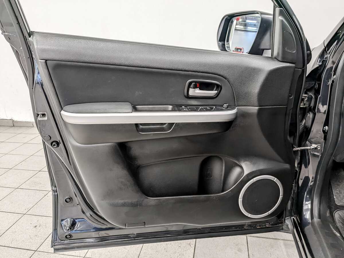 Suzuki Grand Vitara с пробегом — 2012 год. Фото: #18