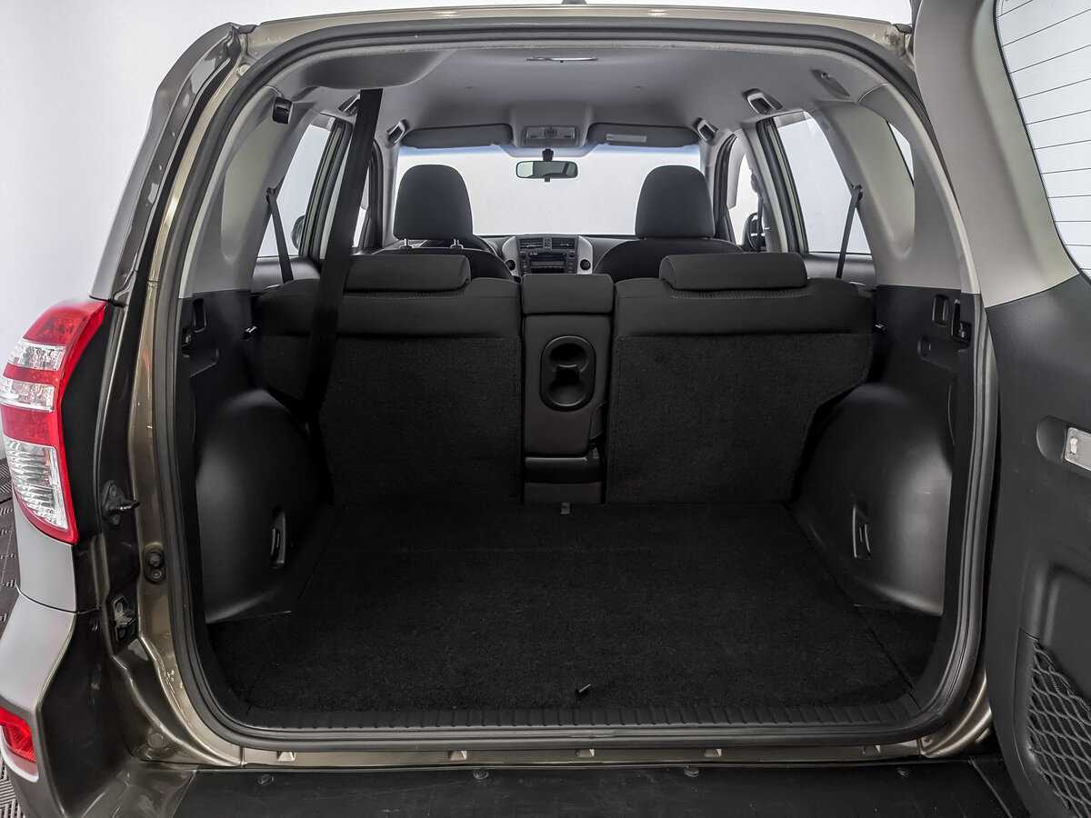 Toyota RAV4 с пробегом — 2012 год. Фото: #9