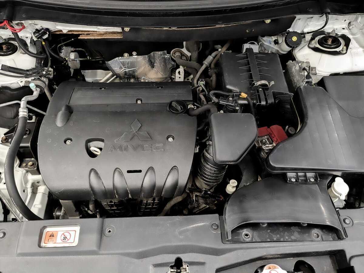 Mitsubishi Outlander с пробегом — 2015 год. Фото: #8