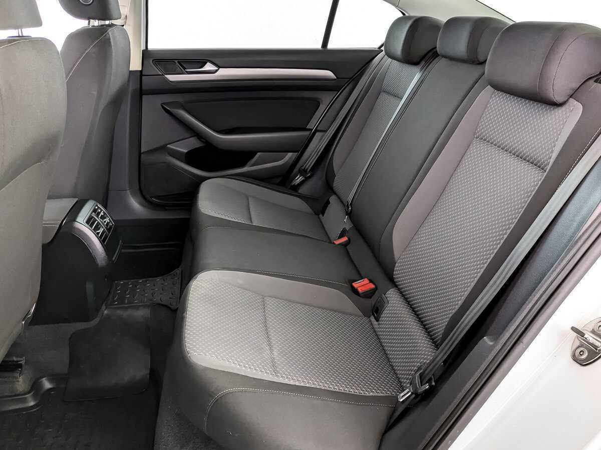 Volkswagen Passat с пробегом — 2016 год. Фото: #11