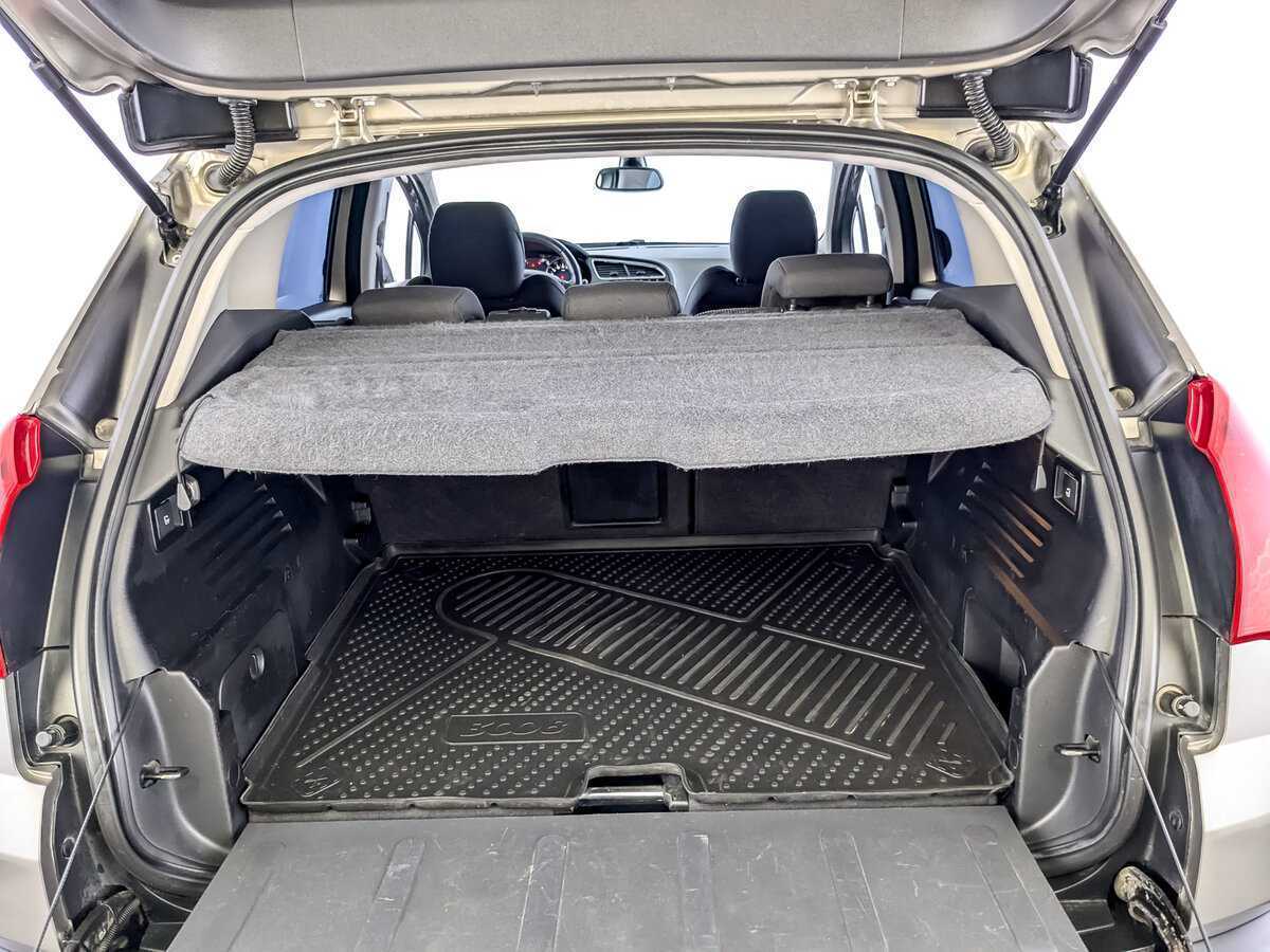 Peugeot 3008 с пробегом — 2012 год. Фото: #9