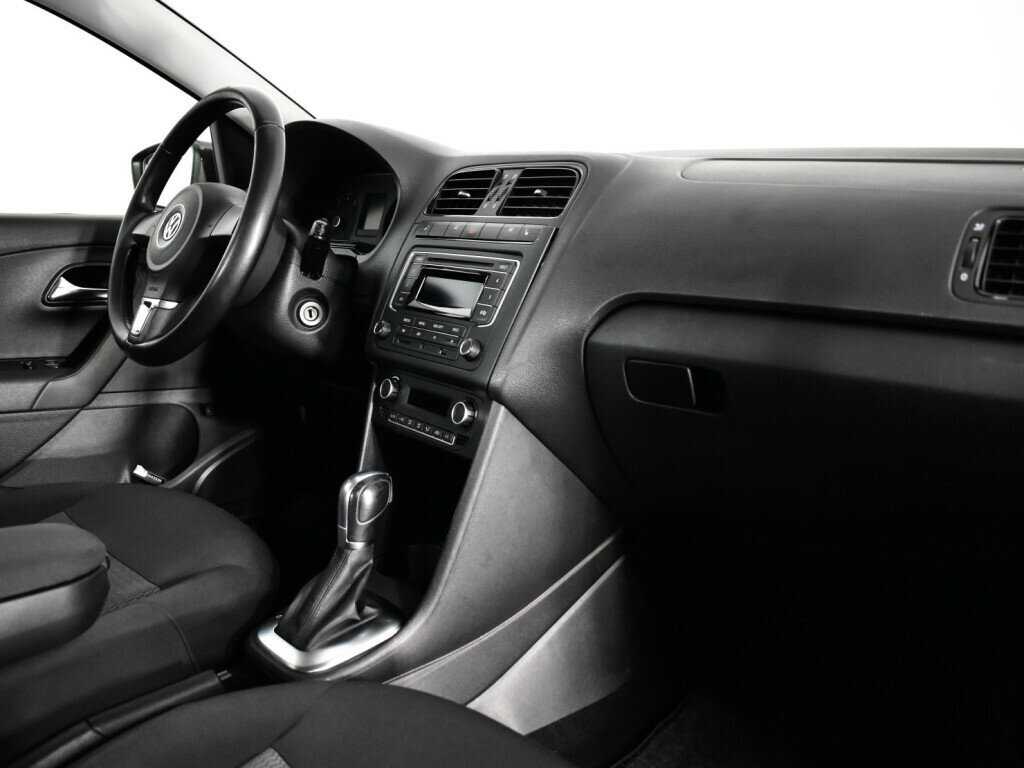 Volkswagen Polo с пробегом — 2015 год. Фото: #8