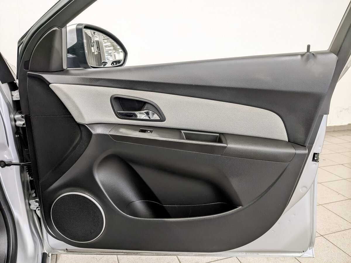 Chevrolet Cruze с пробегом — 2013 год. Фото: #21