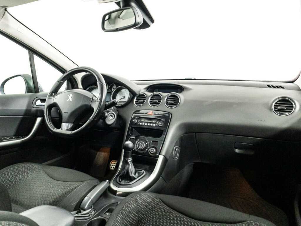 Peugeot 308 с пробегом — 2012 год. Фото: #8