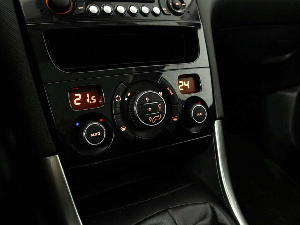 Peugeot 308 с пробегом — 2012 год. Фото: #14