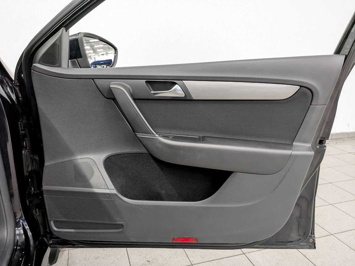 Volkswagen Passat с пробегом — 2012 год. Фото: #21