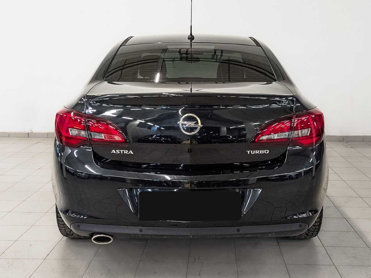 Opel Astra с пробегом — 2014 год. Фото: #5