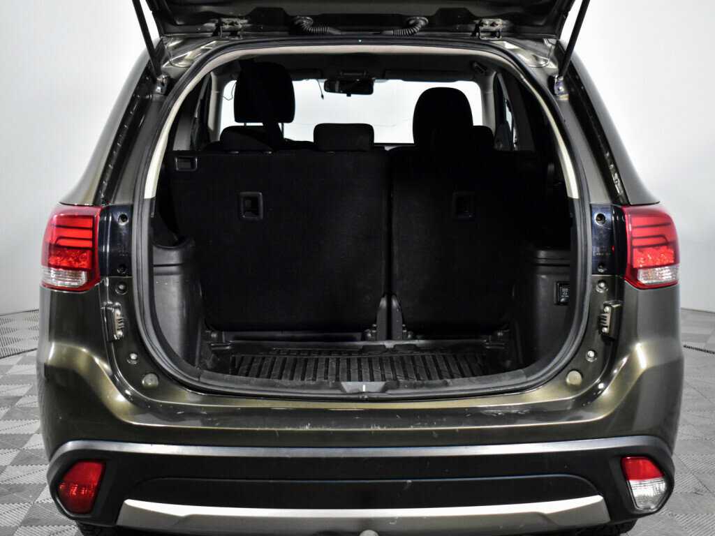 Mitsubishi Outlander с пробегом — 2017 год. Фото: #18