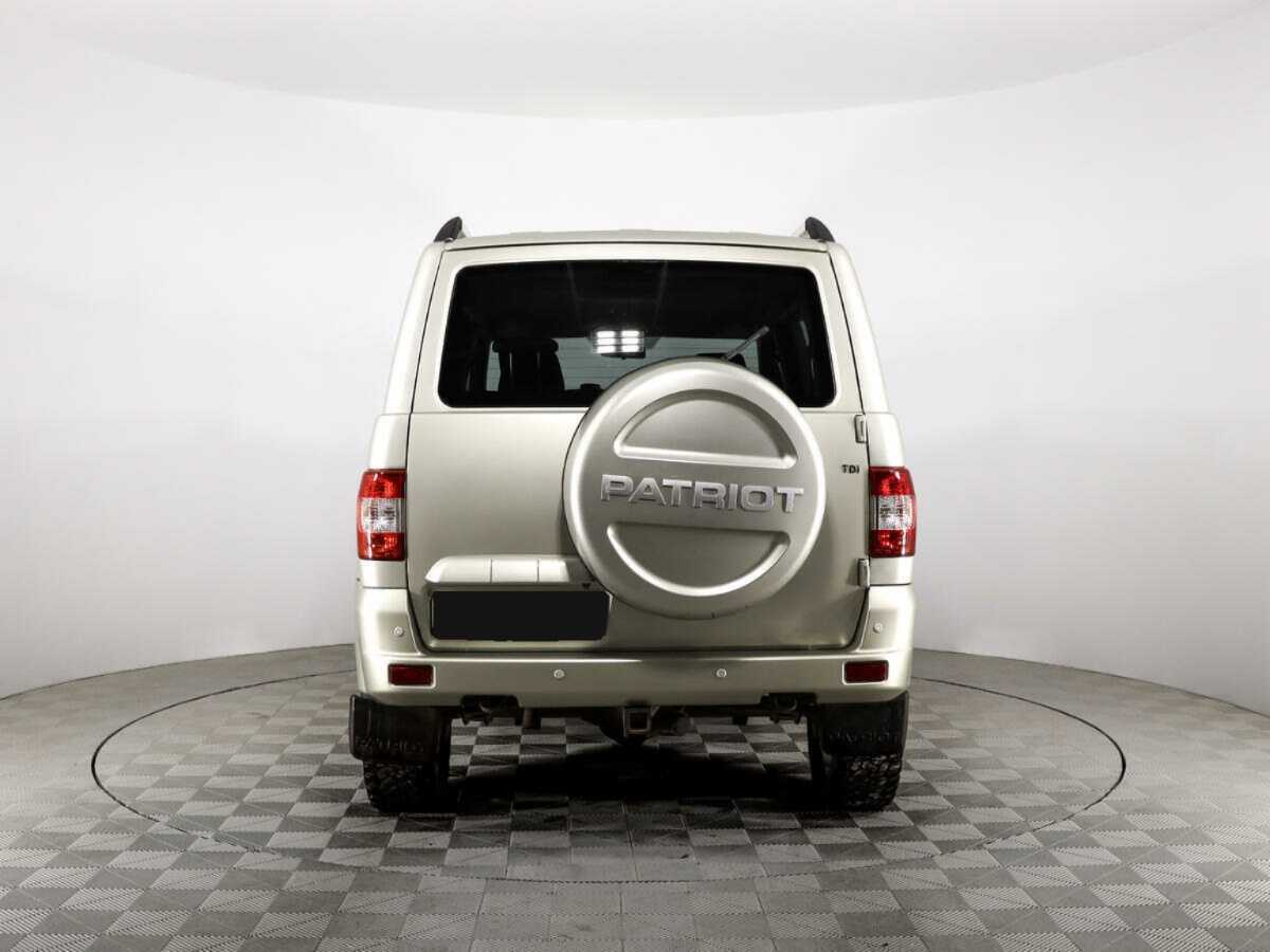 УАЗ Patriot с пробегом — 2015 год. Фото: #6