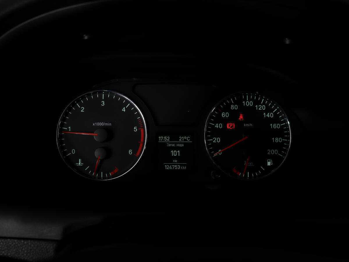 УАЗ Patriot с пробегом — 2015 год. Фото: #13