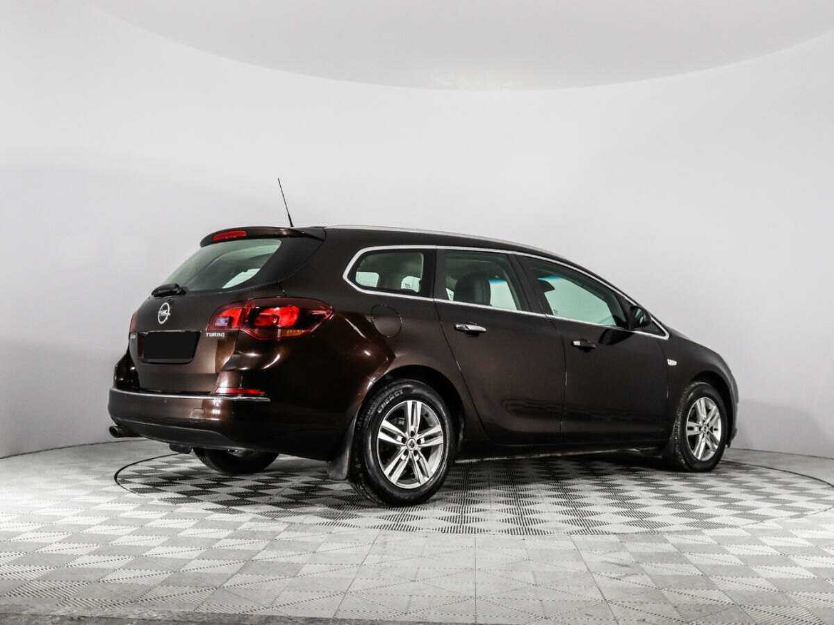 Opel Astra с пробегом — 2013 год. Фото: #4