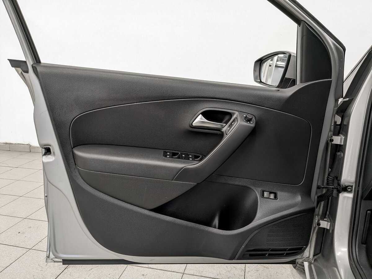 Volkswagen Polo с пробегом — 2018 год. Фото: #18