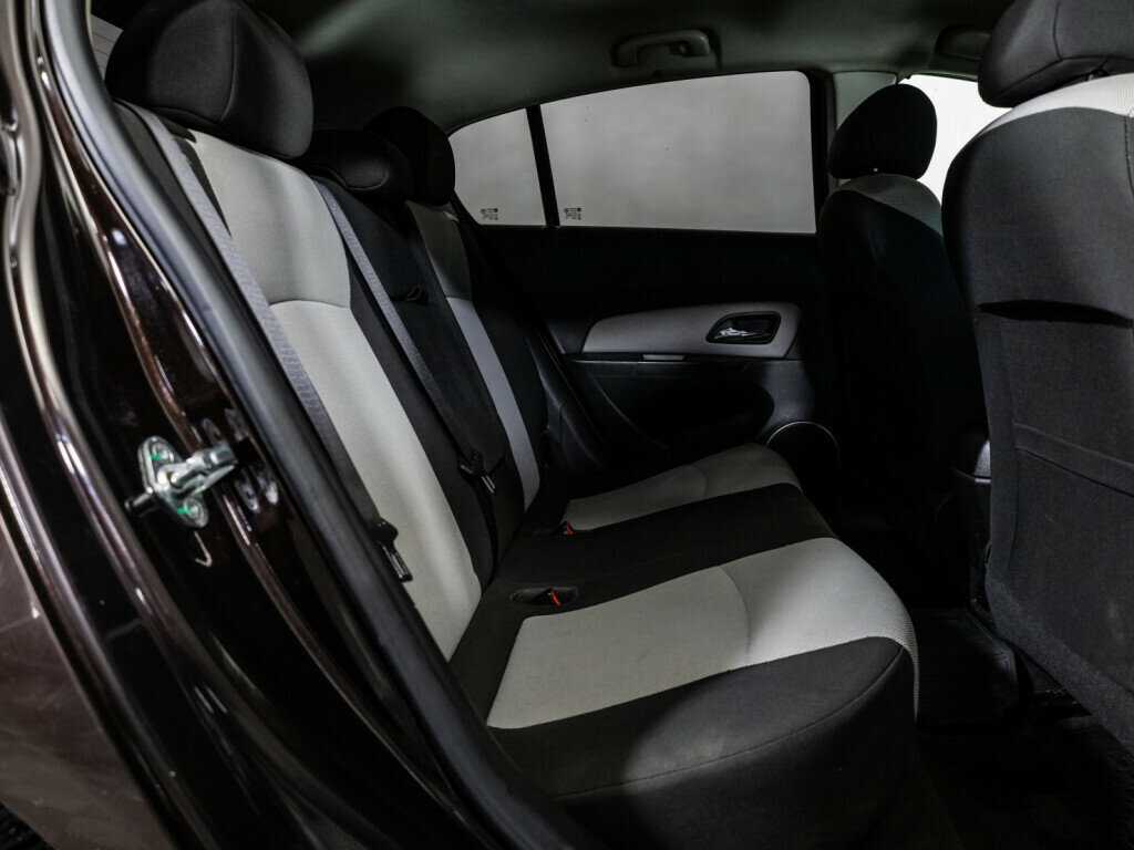 Chevrolet Cruze с пробегом — 2013 год. Фото: #8