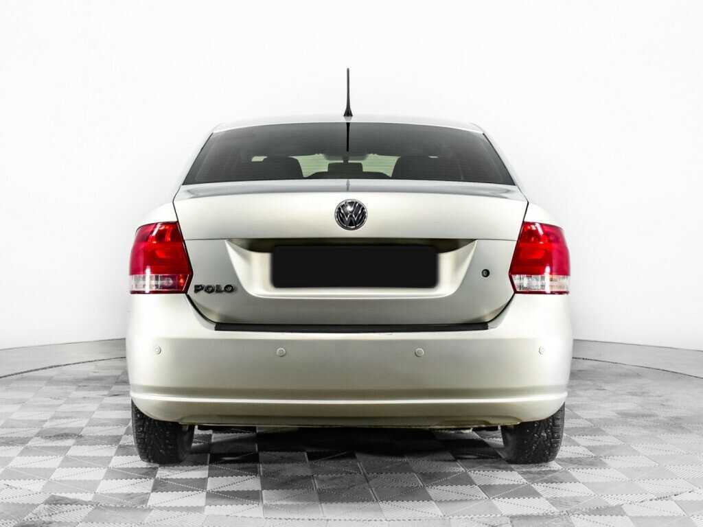 Volkswagen Polo с пробегом — 2015 год. Фото: #5