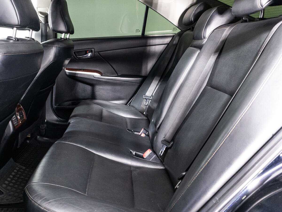 Toyota Camry с пробегом — 2013 год. Фото: #9