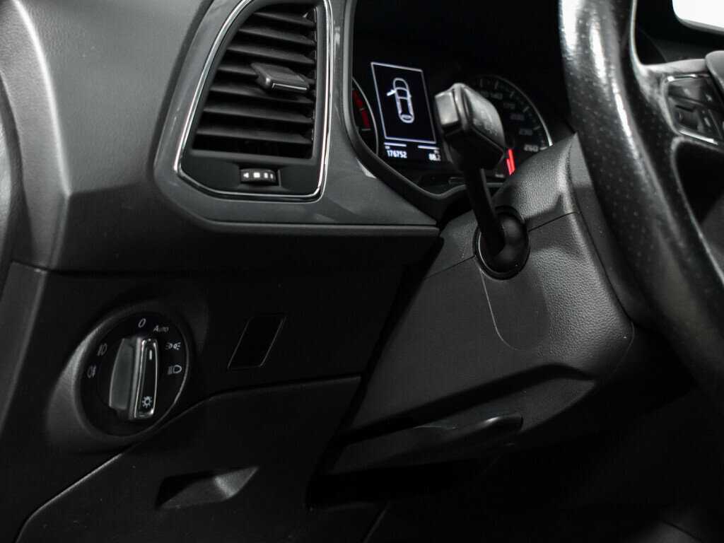 SEAT Leon с пробегом — 2013 год. Фото: #9