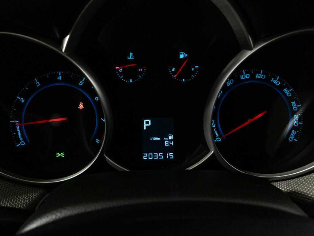 Chevrolet Cruze с пробегом — 2012 год. Фото: #11