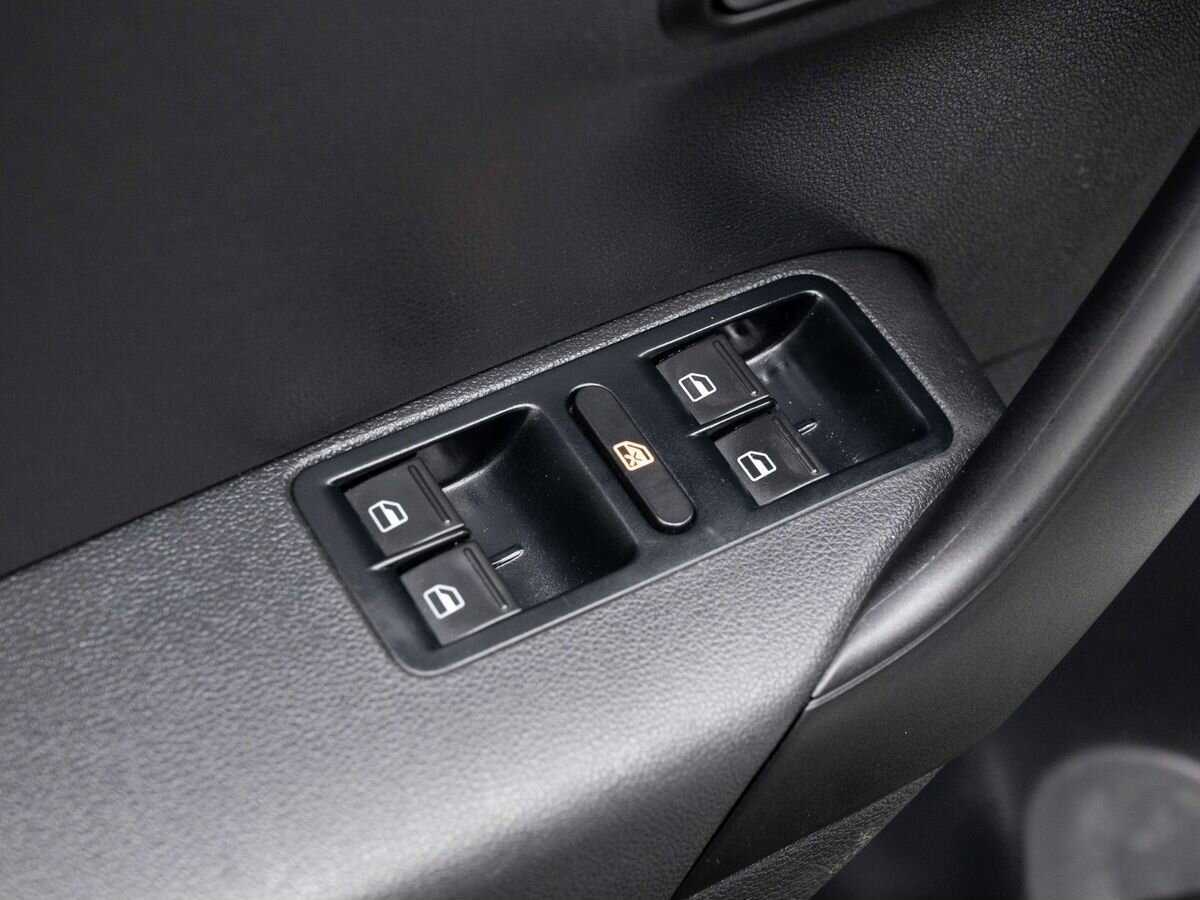 Volkswagen Polo с пробегом — 2020 год. Фото: #18