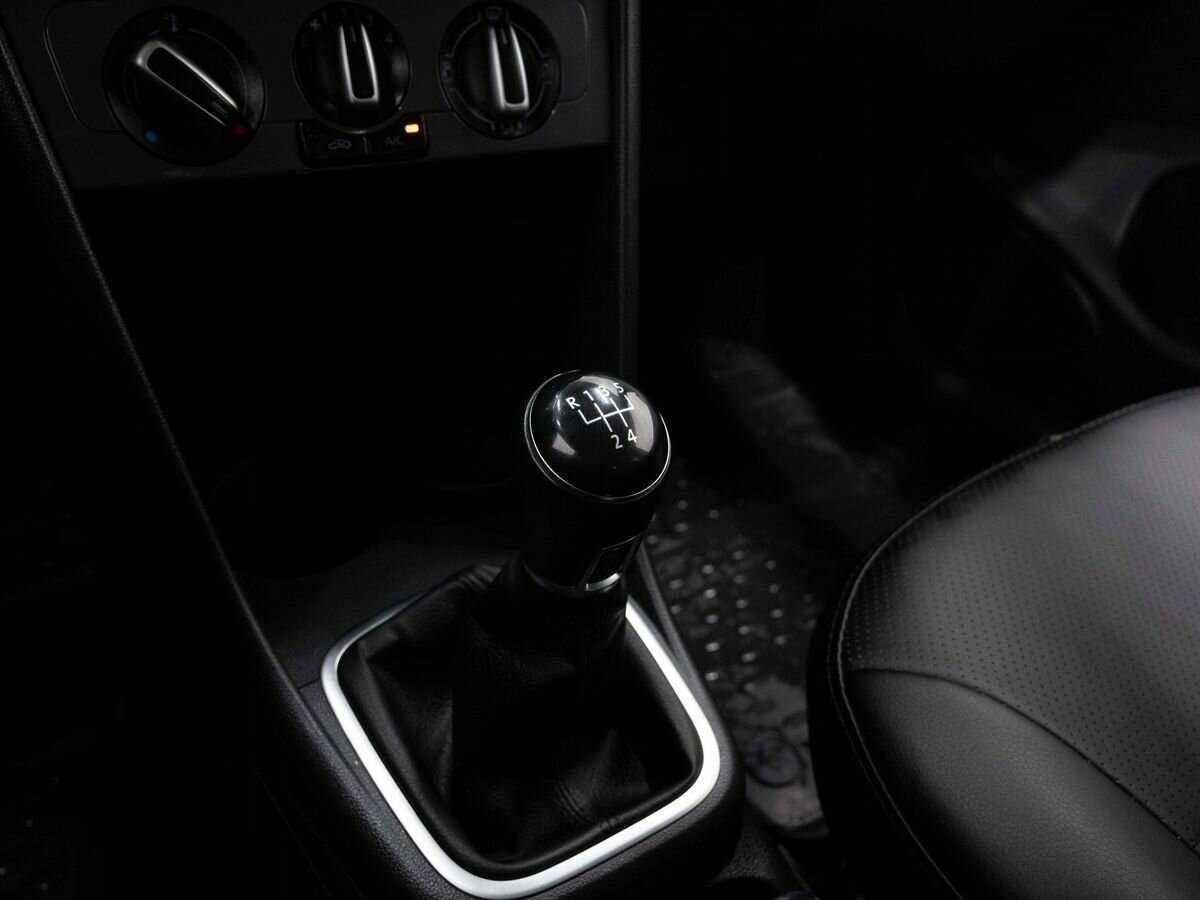 Volkswagen Polo с пробегом — 2020 год. Фото: #22