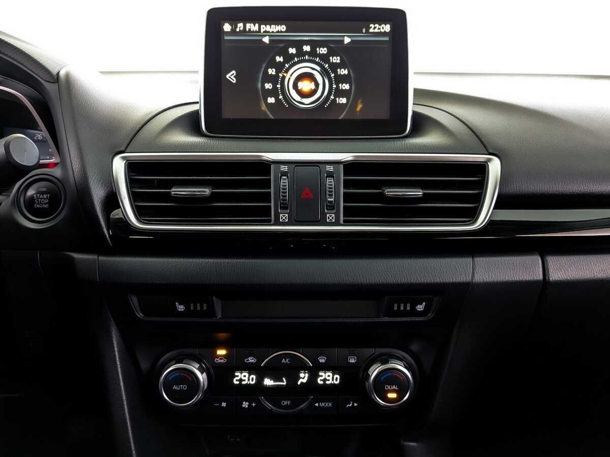 Mazda 3 с пробегом — 2015 год. Фото: #14