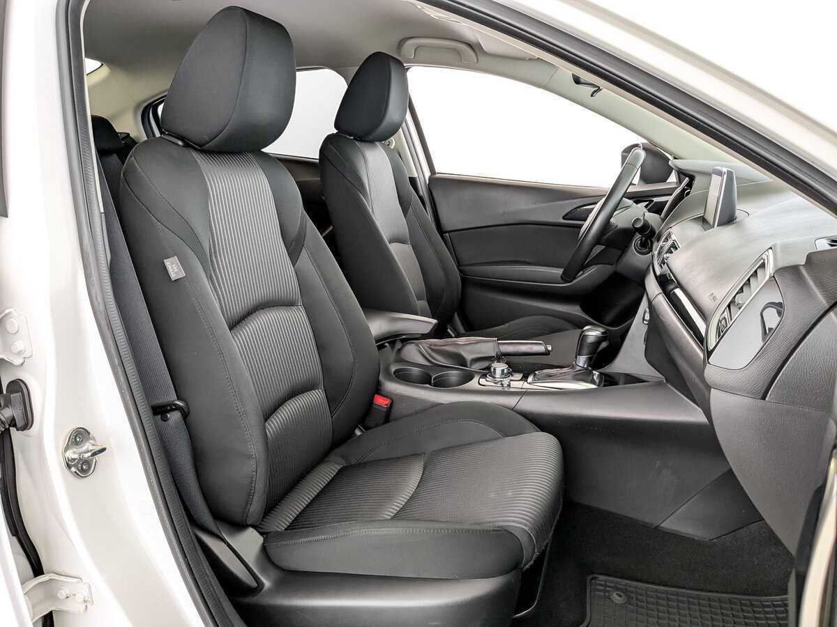 Mazda 3 с пробегом — 2015 год. Фото: #22