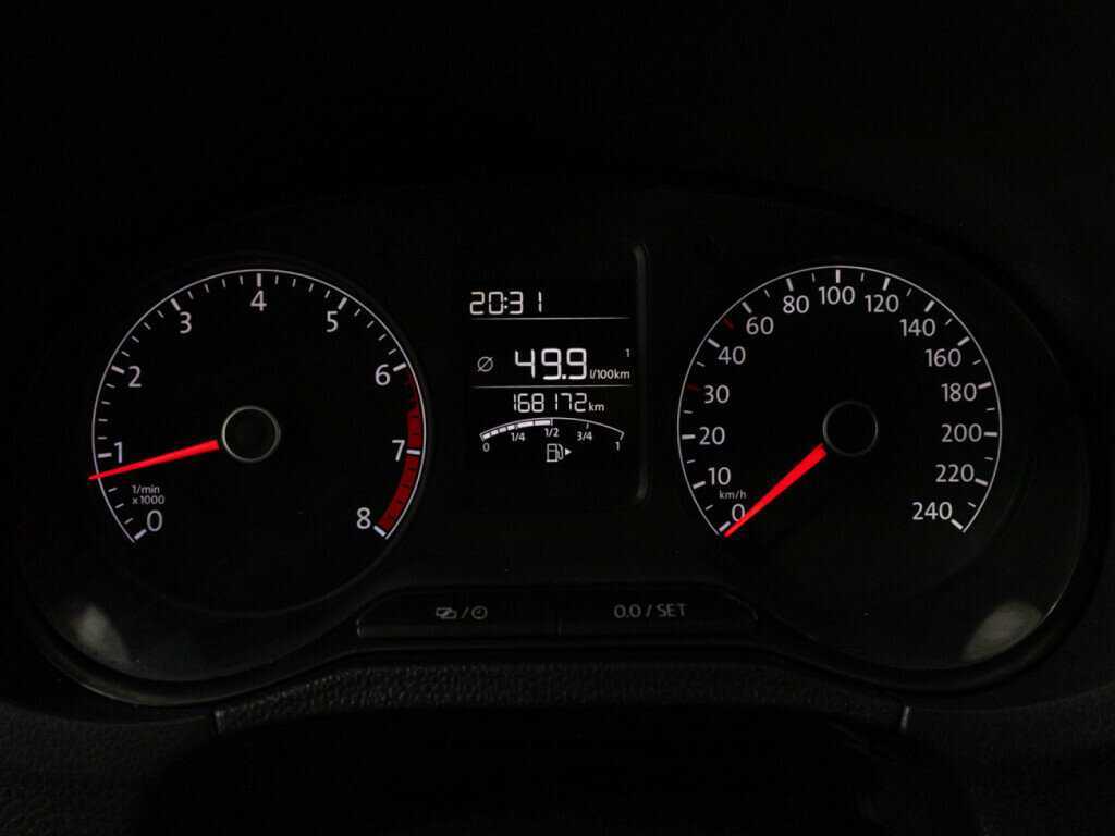 Volkswagen Polo с пробегом — 2016 год. Фото: #11