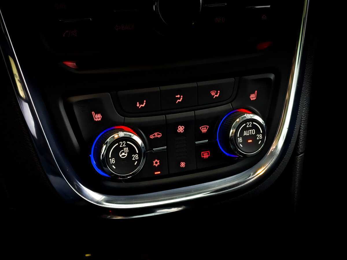 Opel Mokka с пробегом — 2013 год. Фото: #24