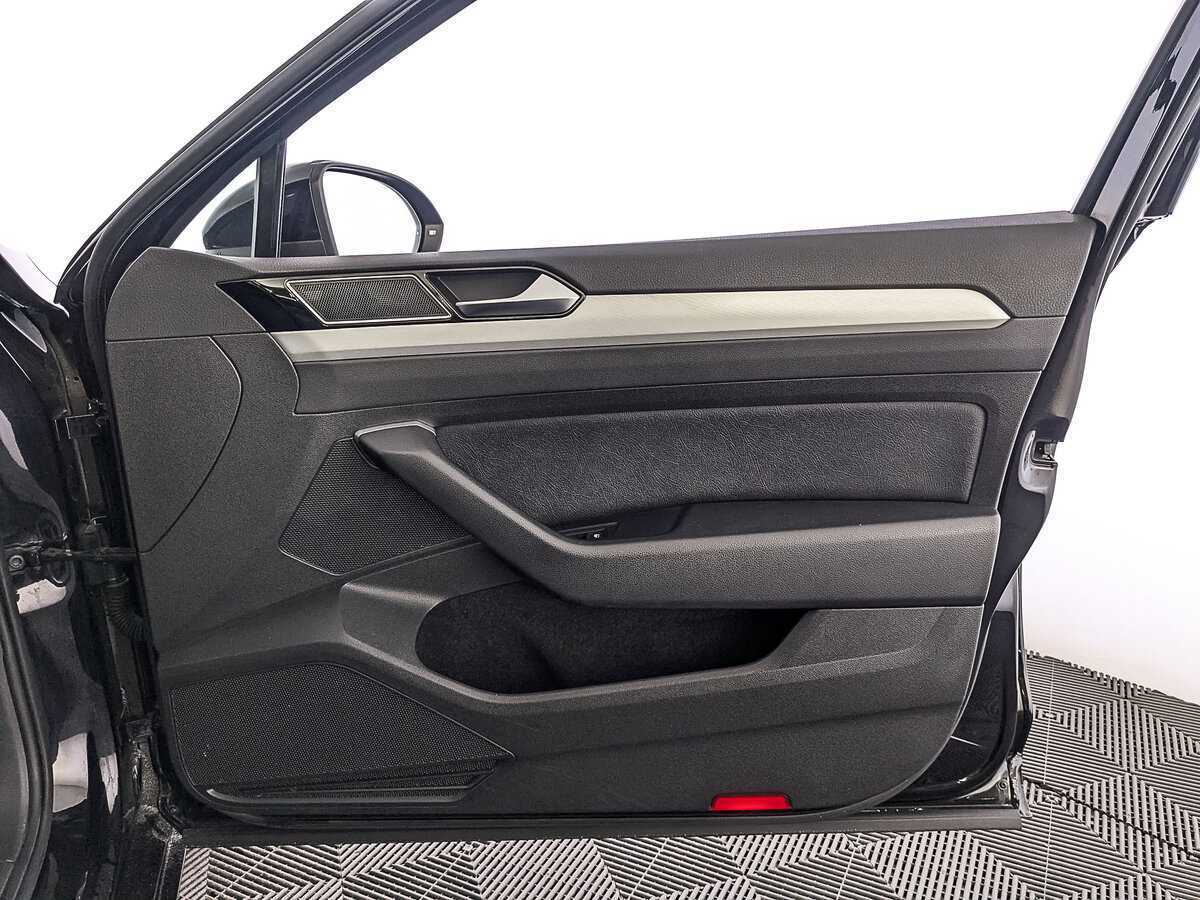 Volkswagen Passat с пробегом — 2016 год. Фото: #23