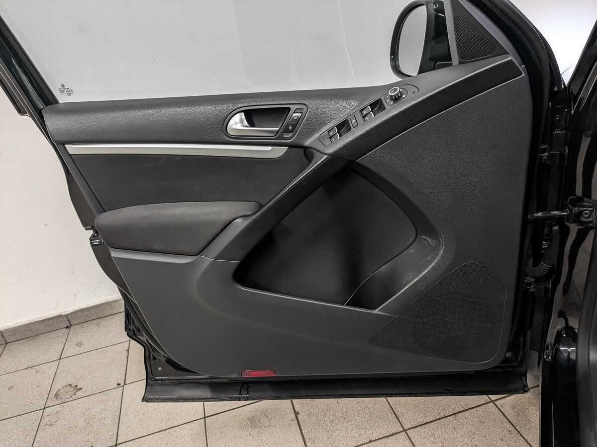 Volkswagen Tiguan с пробегом — 2015 год. Фото: #18