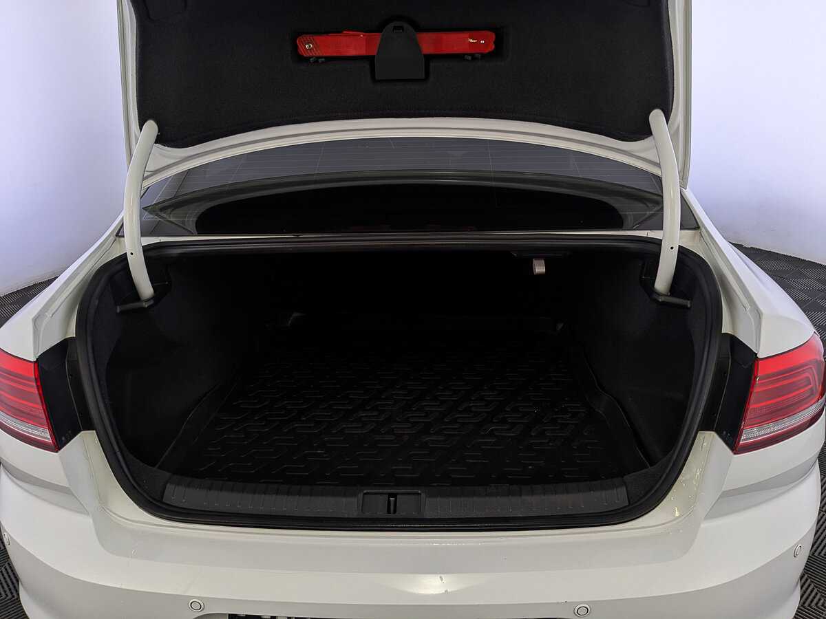 Volkswagen Passat с пробегом — 2017 год. Фото: #9