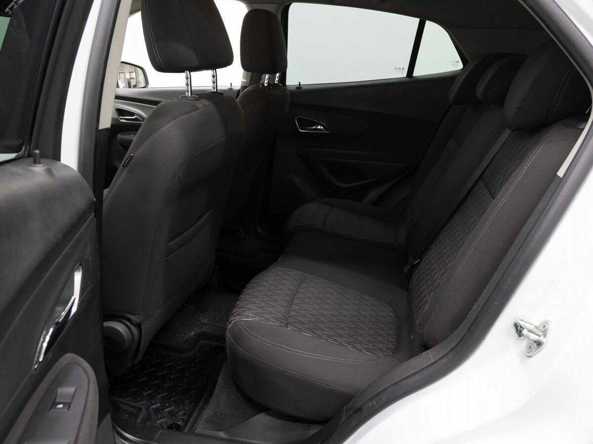 Opel Mokka с пробегом — 2013 год. Фото: #9