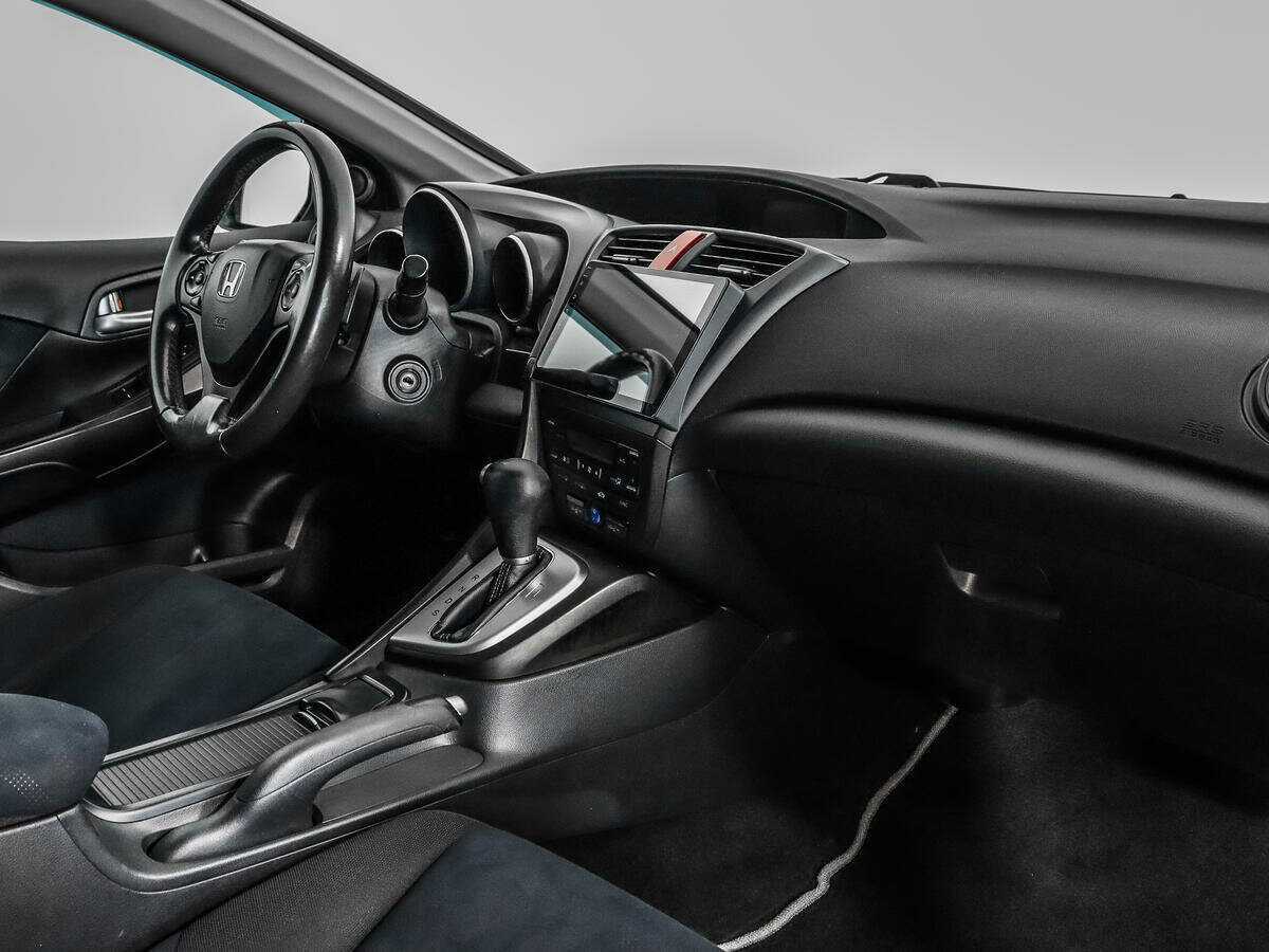 Honda Civic с пробегом — 2012 год. Фото: #10