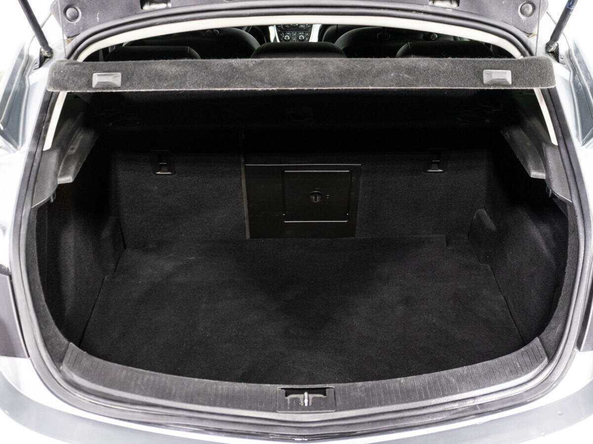 Opel Astra с пробегом — 2013 год. Фото: #14