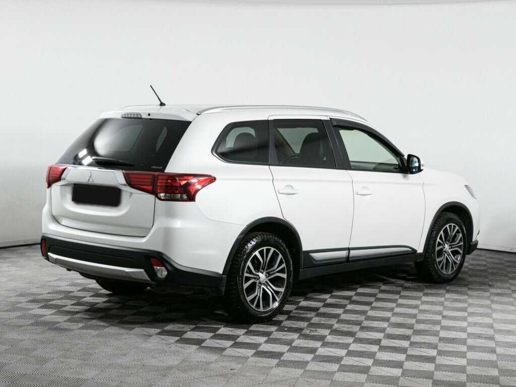 Mitsubishi Outlander с пробегом — 2015 год. Фото: #3