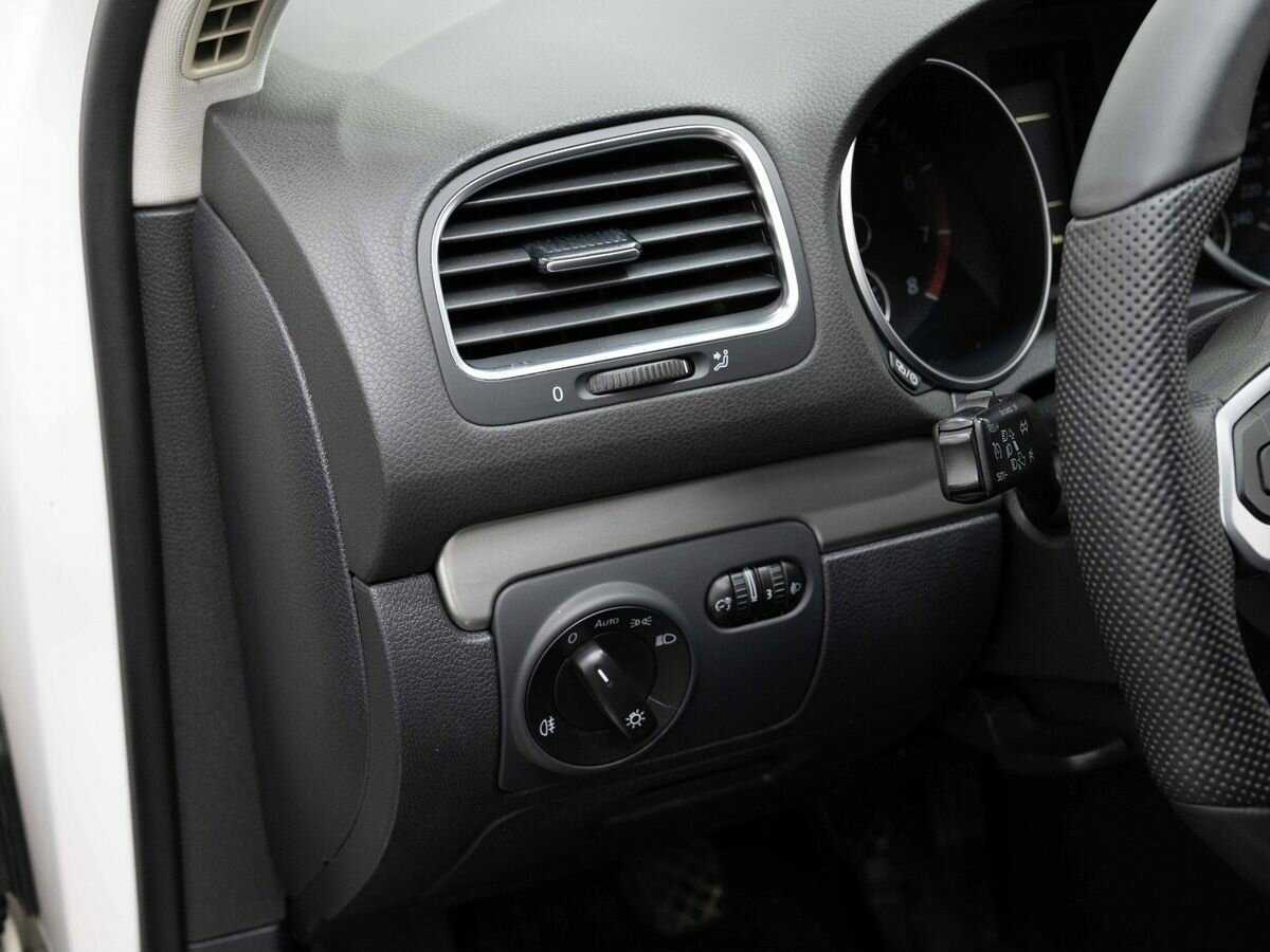 Volkswagen Golf с пробегом — 2012 год. Фото: #20