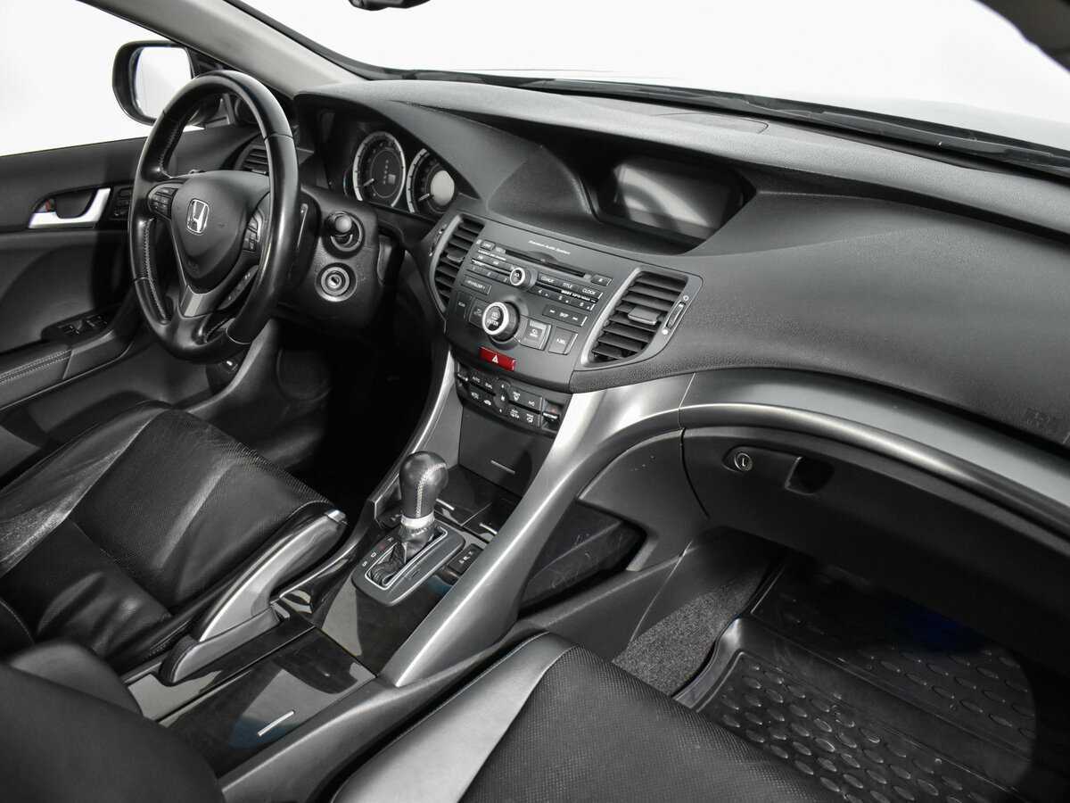 Honda Accord с пробегом — 2012 год. Фото: #16