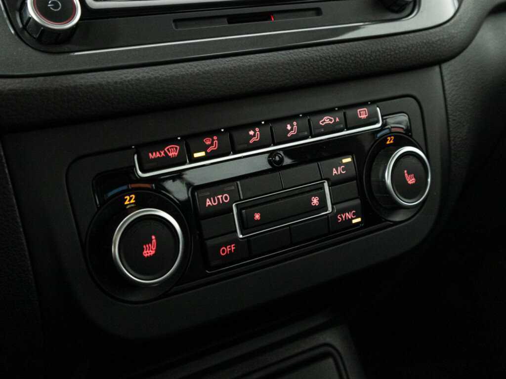 Volkswagen Tiguan с пробегом — 2015 год. Фото: #14