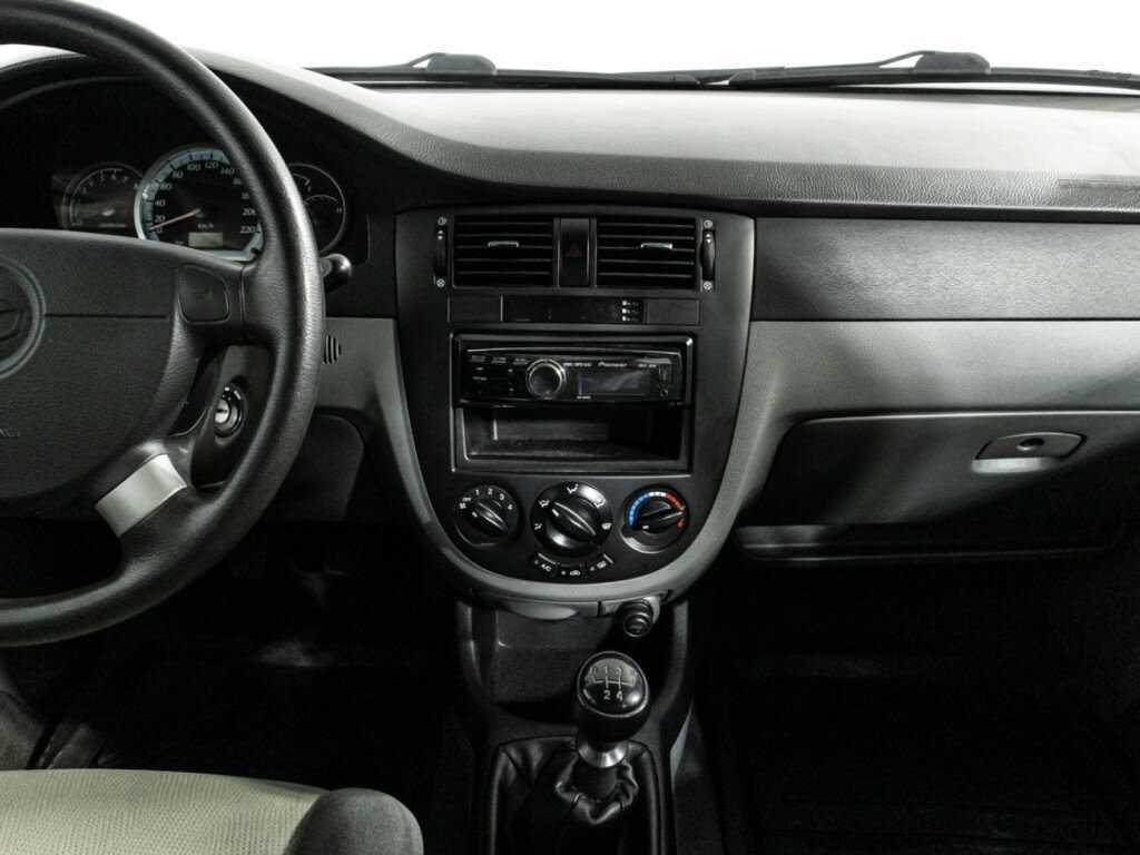 Daewoo Gentra с пробегом — 2014 год. Фото: #12