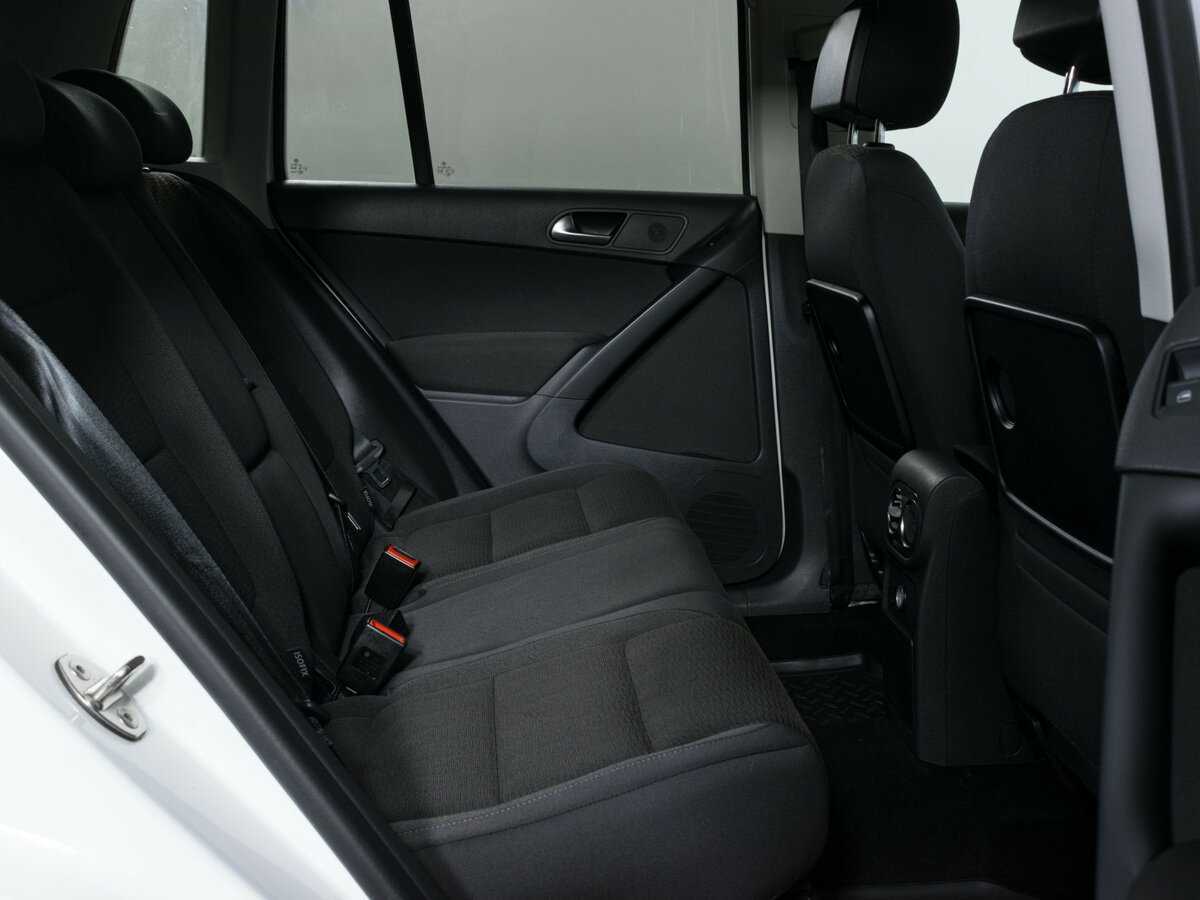 Volkswagen Tiguan с пробегом — 2015 год. Фото: #9