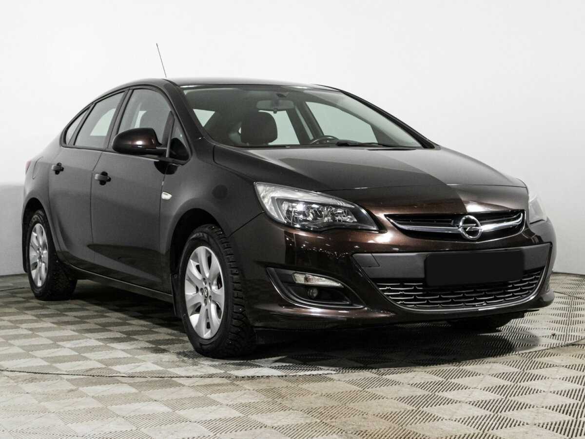 Opel Astra с пробегом — 2014 год. Фото: #2