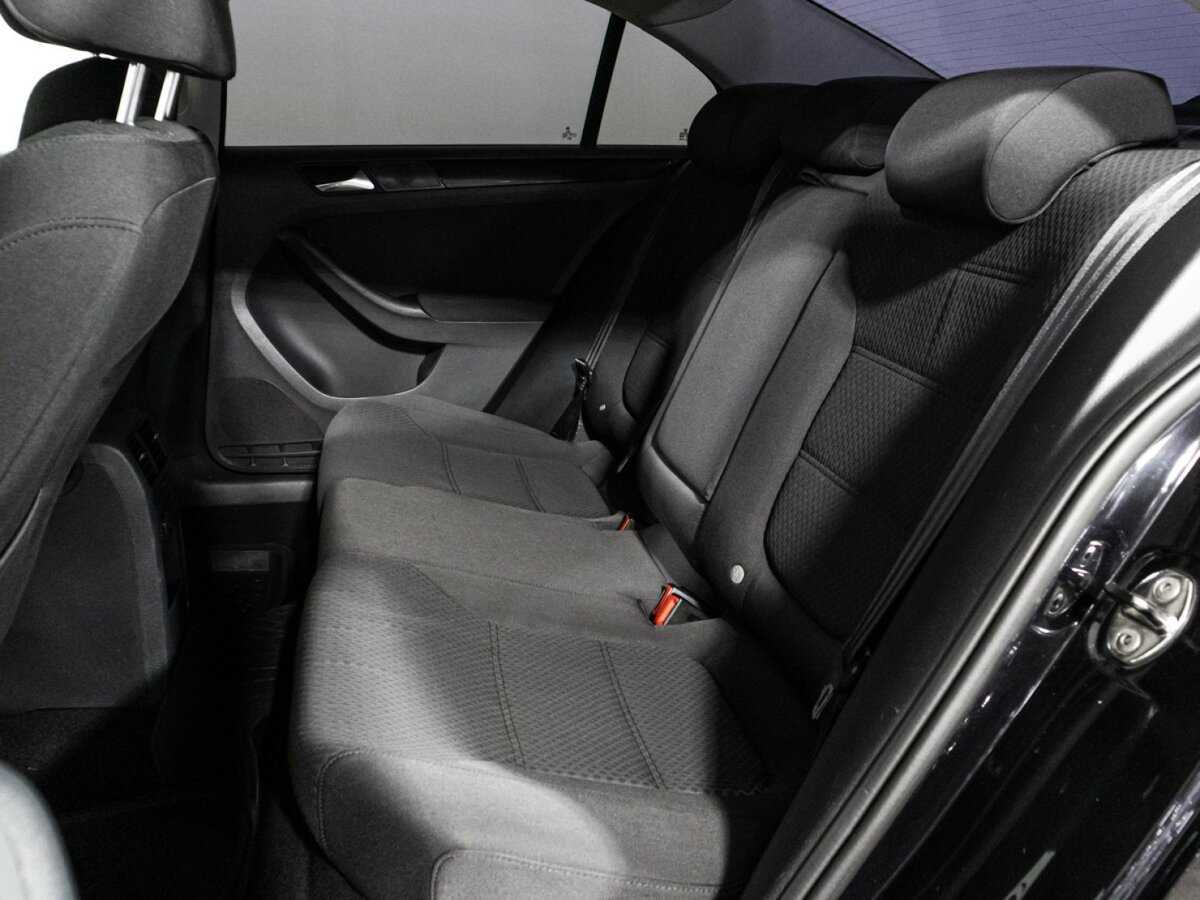 Volkswagen Jetta с пробегом — 2012 год. Фото: #9